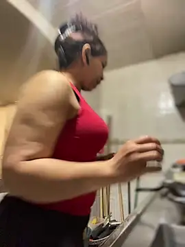 Snapshot of Carola-Ross chatting on 10/02/25, 06:26 Carola-Ross online show from 10/02/25, 06:26