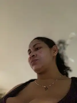 Snapshot of Carola-Ross chatting on 10/08/25, 07:33 Carola-Ross online show from 10/08/25, 07:33