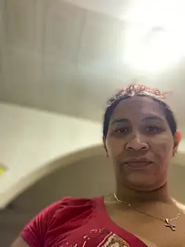 Snapshot of Carola-Ross chatting on 10/14/25, 06:42 Carola-Ross online show from 10/14/25, 06:42