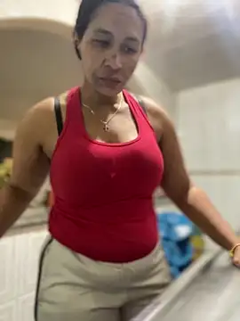 Snapshot of Carola-Ross chatting on 11/05/25, 05:24 Carola-Ross online show from 11/05/25, 05:24