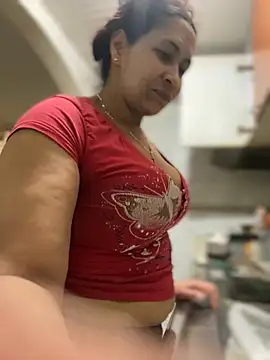 Snapshot of Carola-Ross chatting on 11/07/25, 06:08 Carola-Ross online show from 11/07/25, 06:08