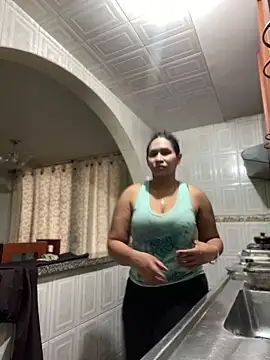 Snapshot of Carola-Ross chatting on 11/11/25, 05:35 Carola-Ross online show from 11/11/25, 05:35