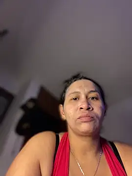 Snapshot of Carola-Ross chatting on 11/13/25, 05:34 Carola-Ross online show from 11/13/25, 05:34