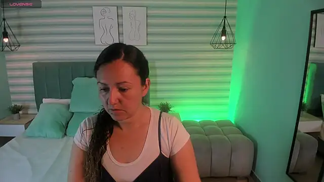 abby apple online show from 10/10/25, 01:43