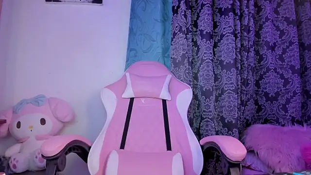 mikusitq  online show from 03/02/25, 11:20