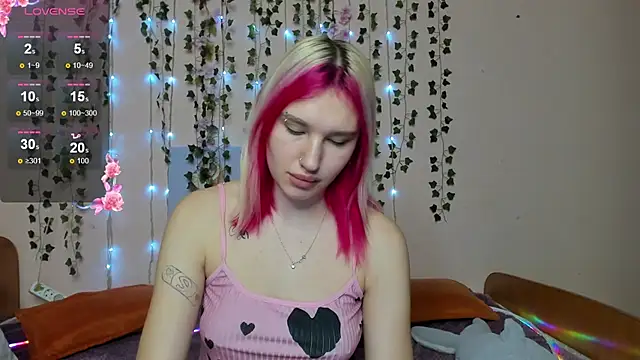 EvelinaLuu online show from 11/21/25, 01:37