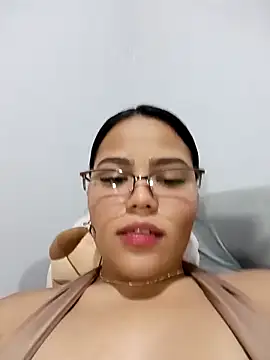 anahi evans19 online show from 12/19/25, 08:16