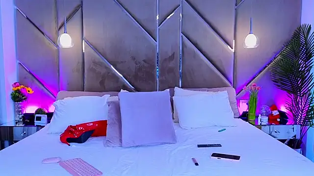 Lellie   online show from 10/01/25, 04:13