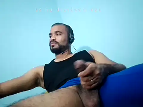 Snapshot of YOX22 chatting on 03/13/25, 07:20 YOX22 online show from 03/13/25, 07:20