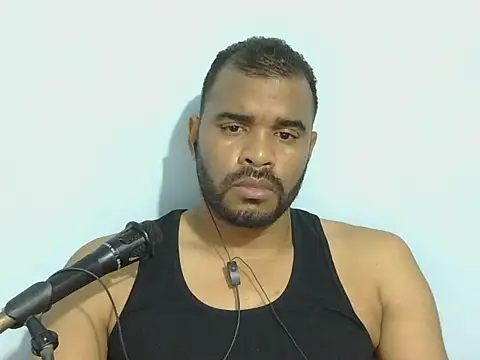 Snapshot of YOX22 chatting on 09/16/25, 05:41 YOX22 online show from 09/16/25, 05:41