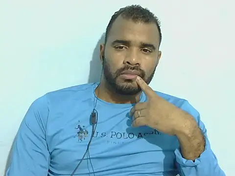 Snapshot of YOX22 chatting on 09/19/25, 05:31 YOX22 online show from 09/19/25, 05:31