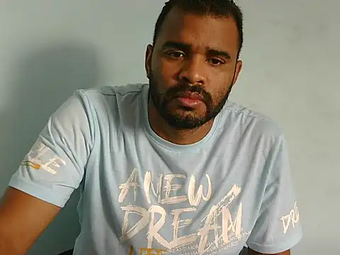 Snapshot of YOX22 chatting on 09/23/25, 01:47 YOX22 online show from 09/23/25, 01:47