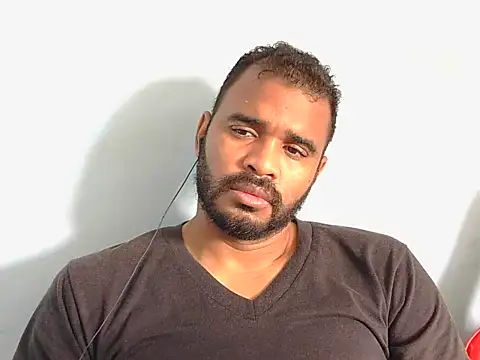 Snapshot of YOX22 chatting on 09/29/25, 02:00 YOX22 online show from 09/29/25, 02:00