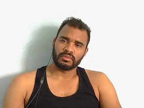 Snapshot of YOX22 chatting on 10/03/25, 02:14 YOX22 online show from 10/03/25, 02:14