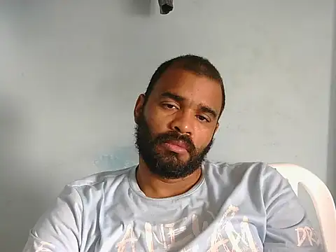 Snapshot of YOX22 chatting on 08/03/26, 01:49 YOX22 online show from 08/03/26, 01:49