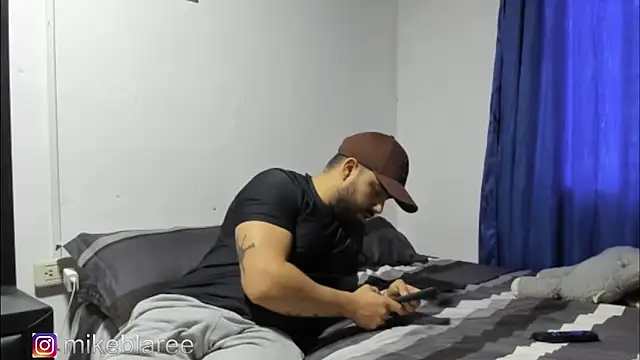 mikeblaree online show from 11/04/25, 02:38