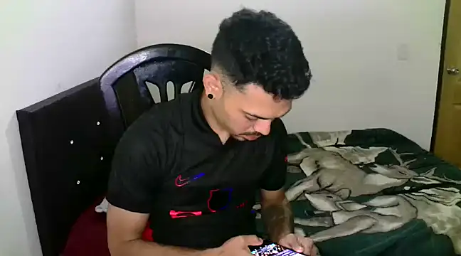 Snapshot of chocolatino16 chatting on 03/06/25, 04:52 chocolatino16 online show from 03/06/25, 04:52