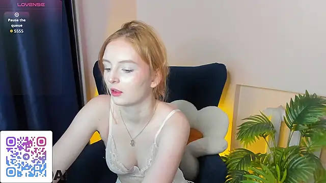 Snapshot of Snega_Ginder chatting on 11/07/25, 03:06 Snega Ginder online show from 11/07/25, 03:06