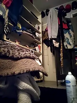 ShysluutGia online show from 11/06/25, 08:43