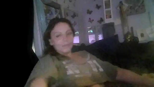 Snapshot of ShysluutGia chatting on 07/26/26, 04:14 ShysluutGia online show from 07/26/26, 04:14