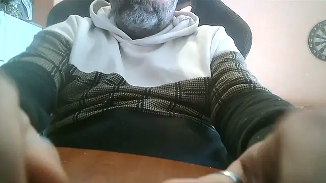 Snapshot of lanata chatting on 02/07/25, 12:28 lanata online show from 02/07/25, 12:28