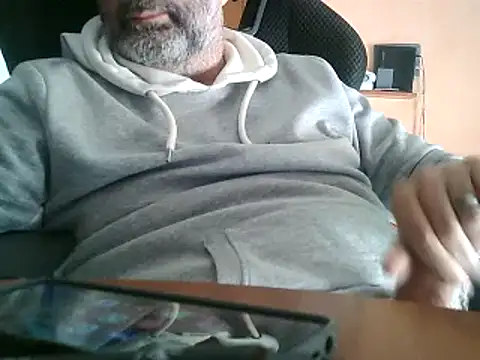 Snapshot of lanata chatting on 03/08/25, 08:00 lanata online show from 03/08/25, 08:00