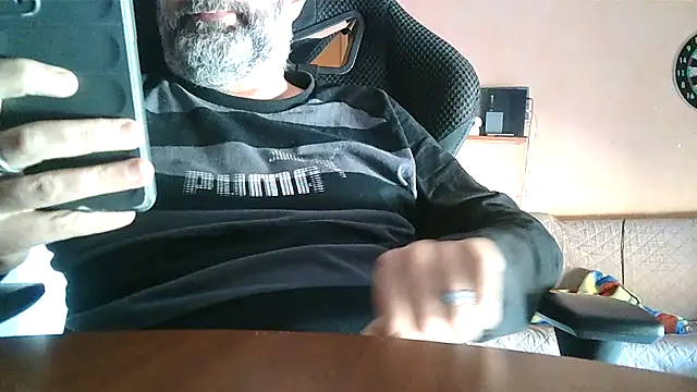 Snapshot of lanata chatting on 03/20/25, 10:10 lanata online show from 03/20/25, 10:10