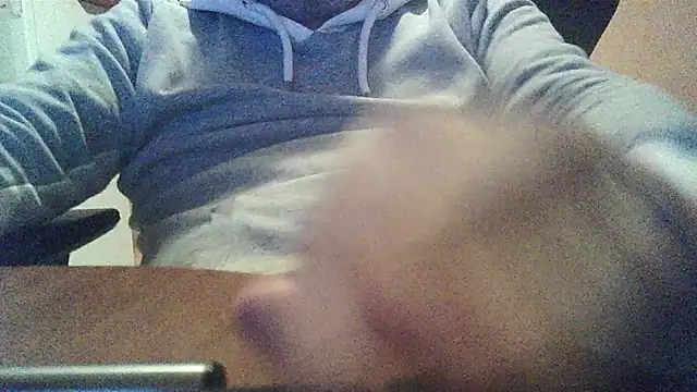 Snapshot of lanata chatting on 11/22/25, 11:04 lanata online show from 11/22/25, 11:04