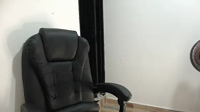 StephyJones1 online show from 01/07/26, 05:04