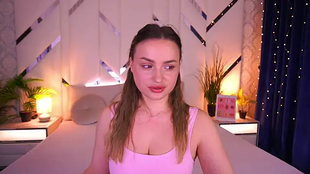LindsieGreyy online show from 02/13/26, 08:21