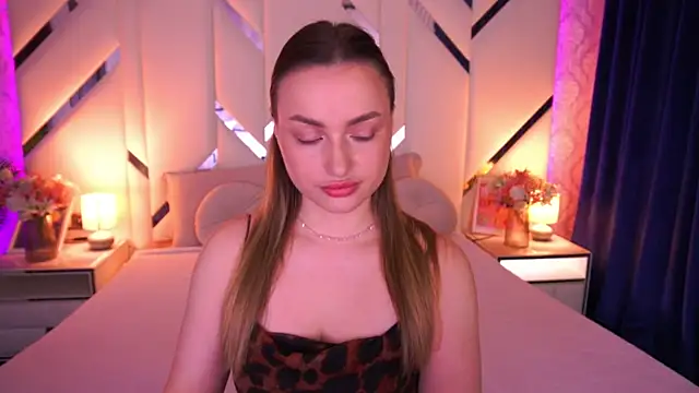LindsieGreyy online show from 04/05/26, 06:43