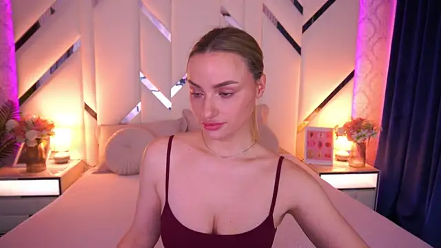 Snapshot of LindsieGreyy chatting on 05/16/26, 06:43 LindsieGreyy online show from 05/16/26, 06:43