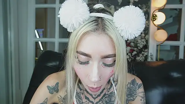 miss   angel online show from 02/02/26, 11:09