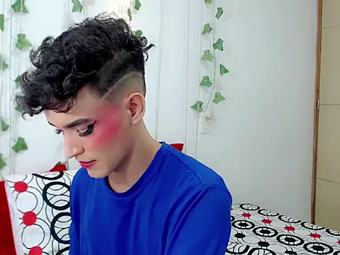 Snapshot of dominic_00 chatting on 02/26/25, 08:44 dominic 00 online show from 02/26/25, 08:44