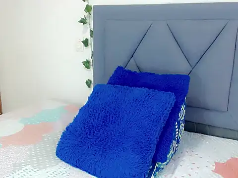 Snapshot of dominic_00 chatting on 10/03/25, 07:55 dominic 00 online show from 10/03/25, 07:55