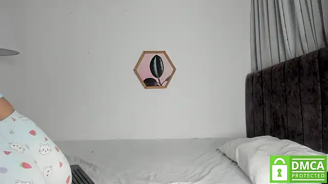 Dhalila  online show from 10/24/25, 01:35