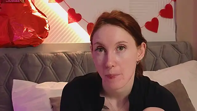 Snapshot of JoYung chatting on 02/12/25, 04:23 JoYung online show from 02/12/25, 04:23