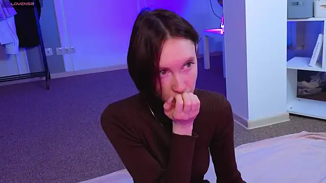 Snapshot of JoYung chatting on 12/02/25, 04:18 JoYung online show from 12/02/25, 04:18