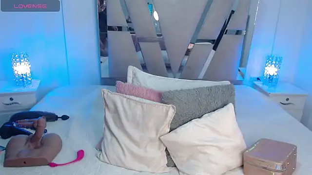 Snapshot of KathyLee69_ chatting on 09/19/25, 07:58 KathyLee69 online show from 09/19/25, 07:58