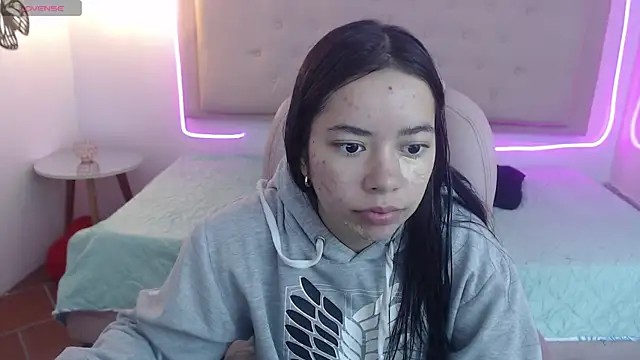 Snapshot of honnielane chatting on 02/25/25, 12:24 honnielane online show from 02/25/25, 12:24