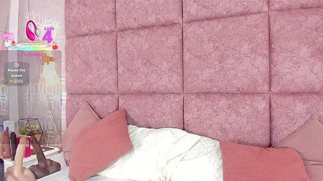 LilyRoxi online show from 10/02/25, 09:22