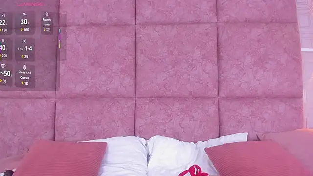 LilyRoxi online show from 12/13/25, 09:53