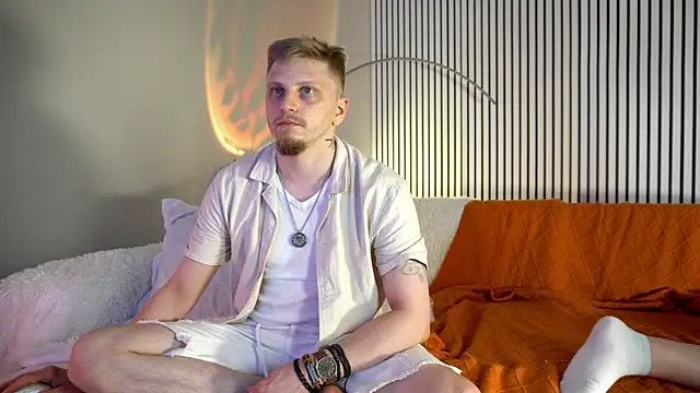 Saint Vicious online show from 09/17/25, 08:10