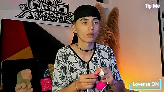 MaikyCooper online show from 10/10/25, 08:19