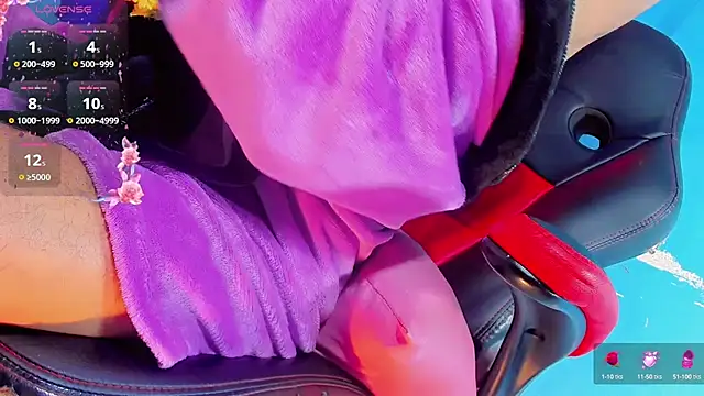 emelly horny  online show from 09/20/25, 11:11