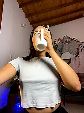 Maryybellax online show from 10/20/25, 01:39