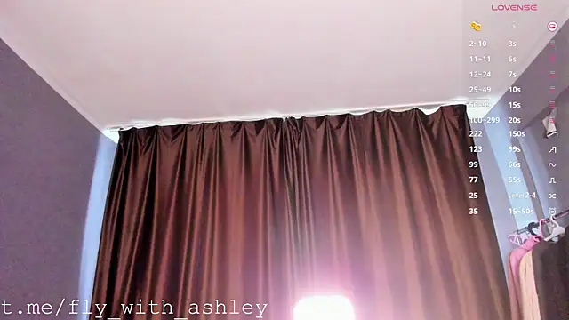 Snapshot of ashley_lovestory chatting on 11/22/25, 05:28 ashley lovestory online show from 11/22/25, 05:28