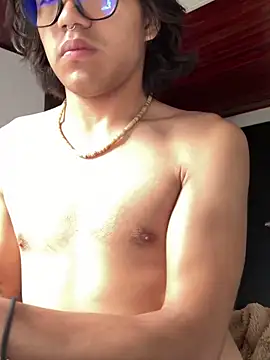 Snapshot of shadowsofgarden chatting on 02/16/25, 04:42 shadowsofgarden online show from 02/16/25, 04:42