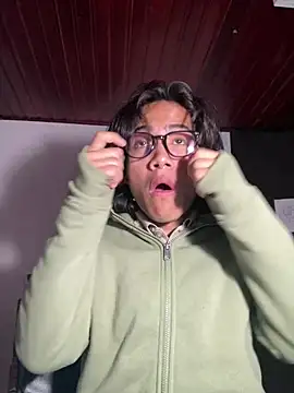 Snapshot of shadowsofgarden chatting on 02/21/25, 03:56 shadowsofgarden online show from 02/21/25, 03:56