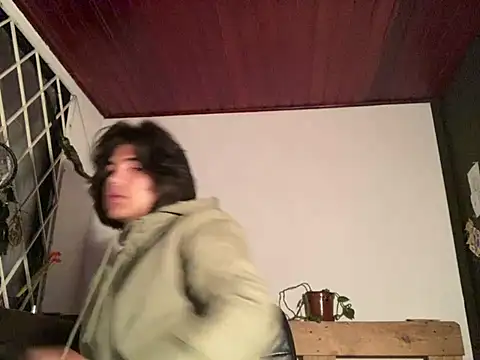 Snapshot of shadowsofgarden chatting on 02/27/25, 10:26 shadowsofgarden online show from 02/27/25, 10:26